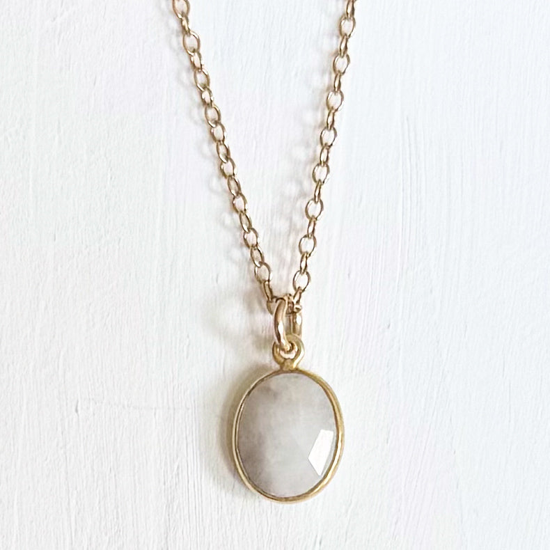 Kette Ovaler Mondstein